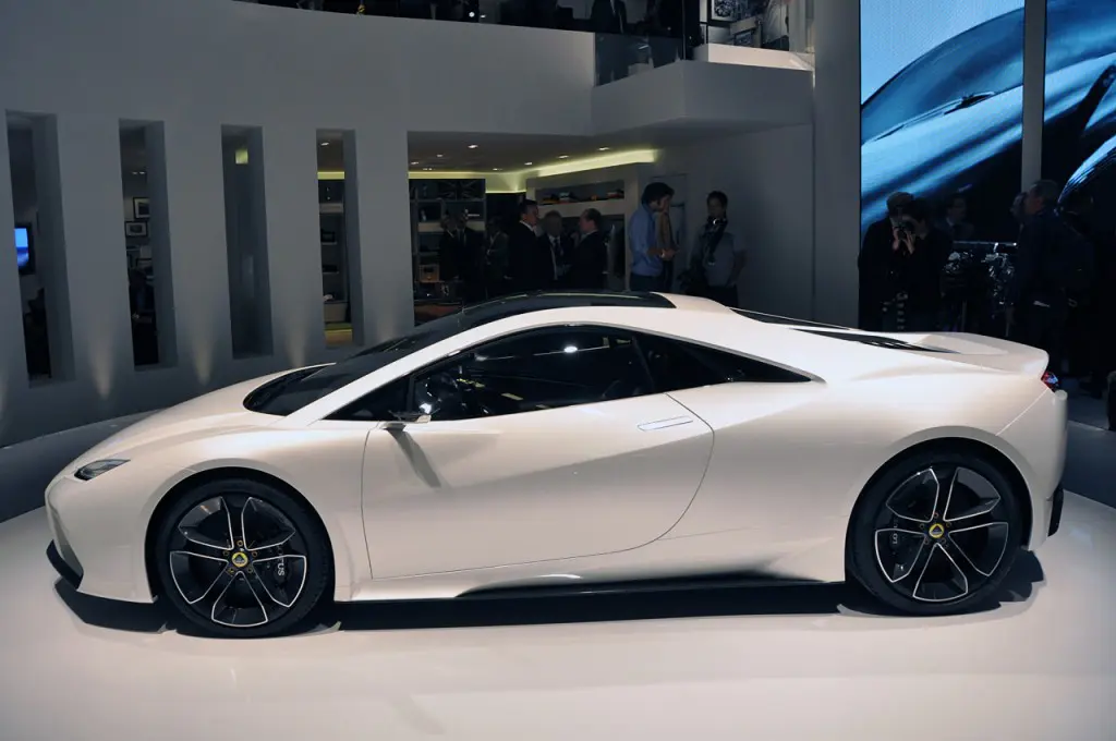 Lotus-Esprit-concept-side-view