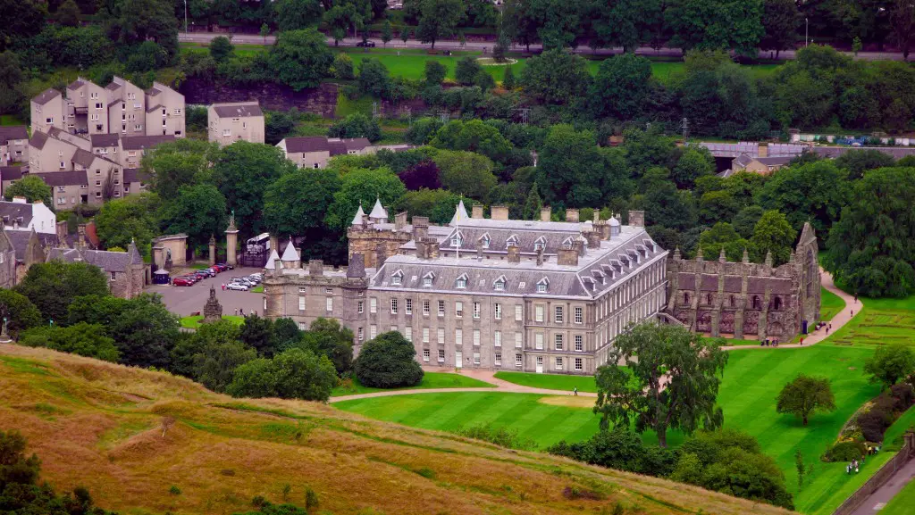 Holyrood_Palace_gnu1742