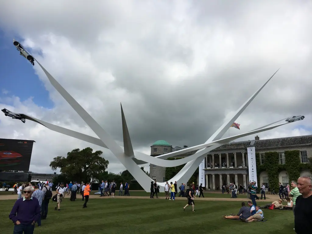 2016-Goodwood-Festival-of-Speed-Sculpture-BMW