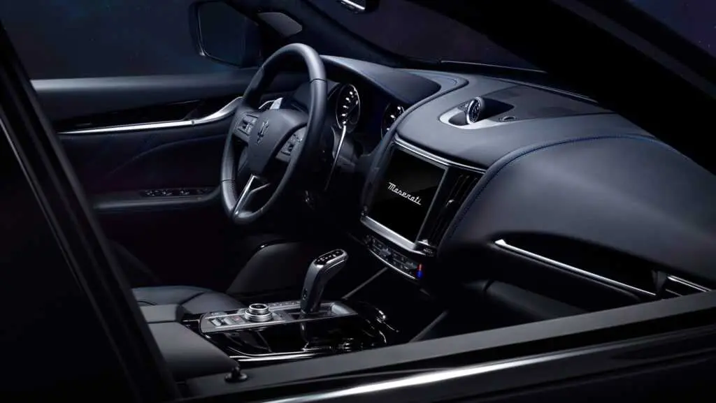 maserati levante hybrid interior