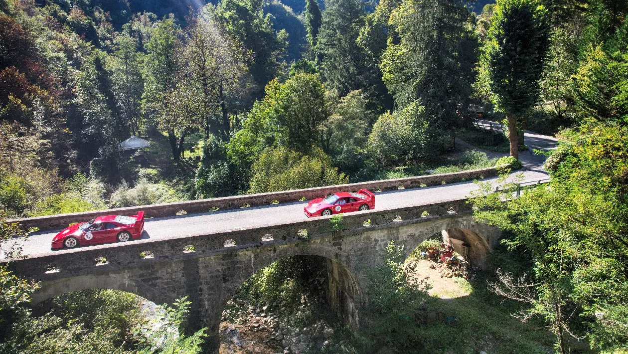 Tuscan Bridge - F40 Legacy Day - slovakia