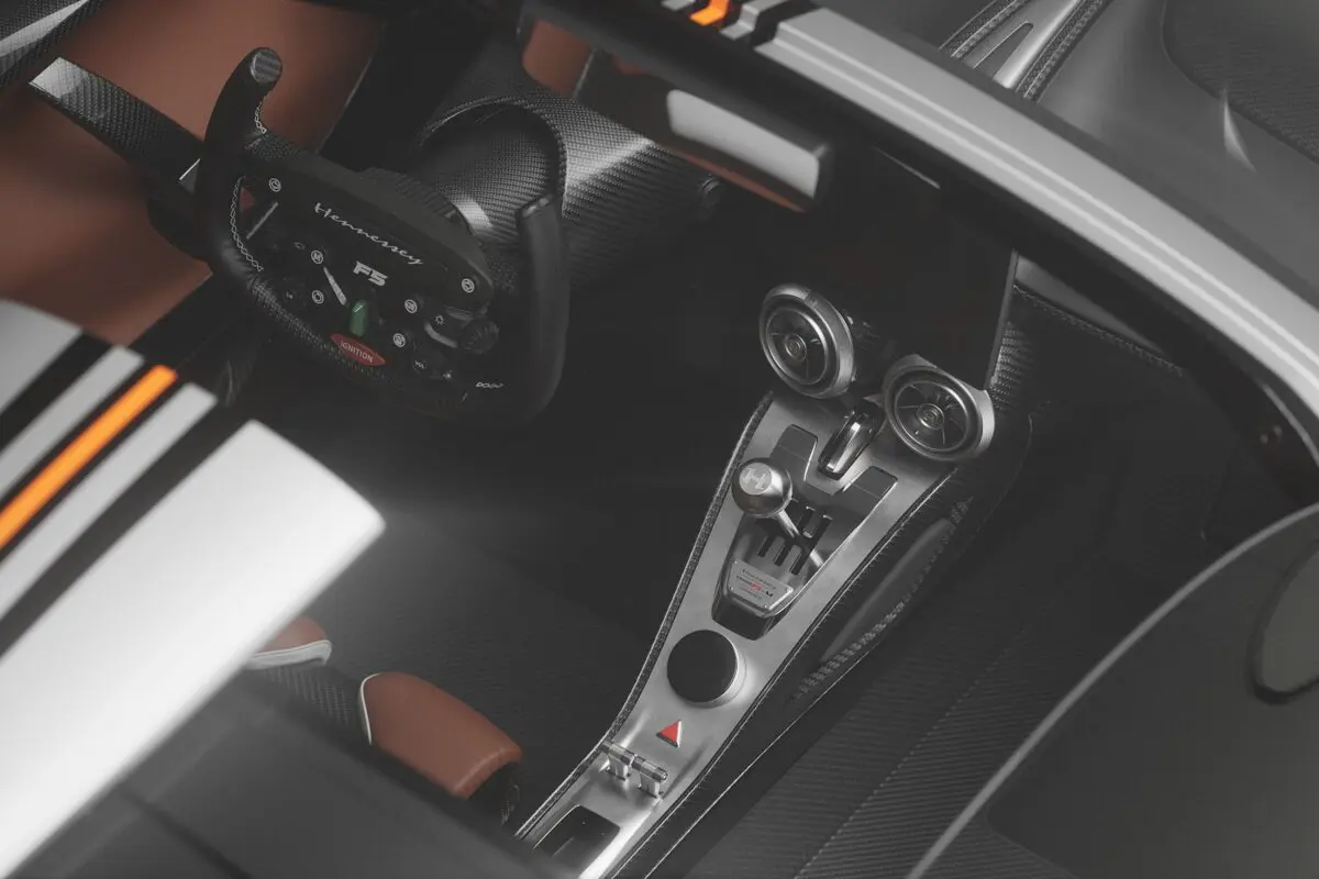 Hennessey_Venom_F5-M_Roadster_inside