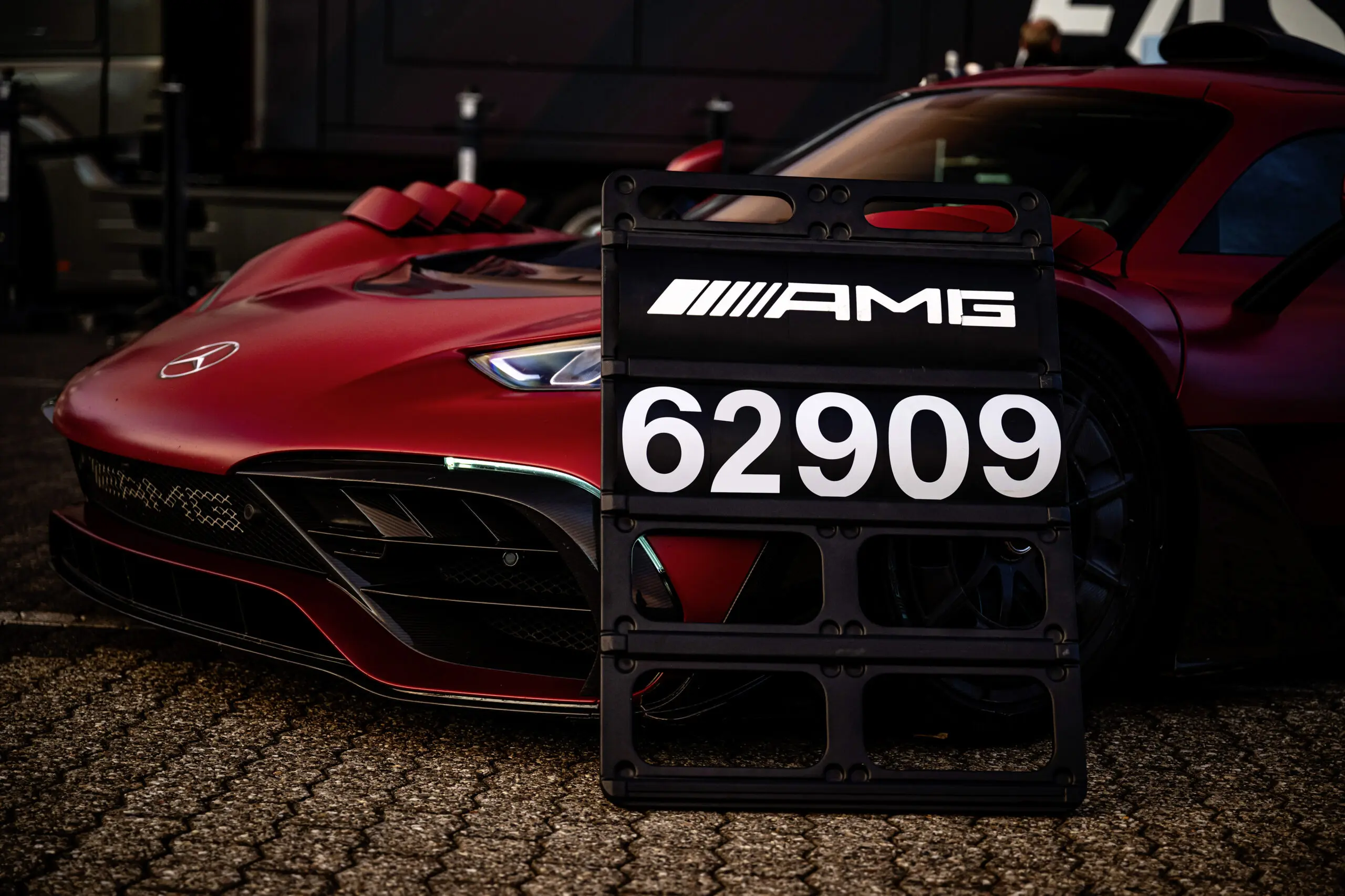 Mercedes-AMG ONE, record sign