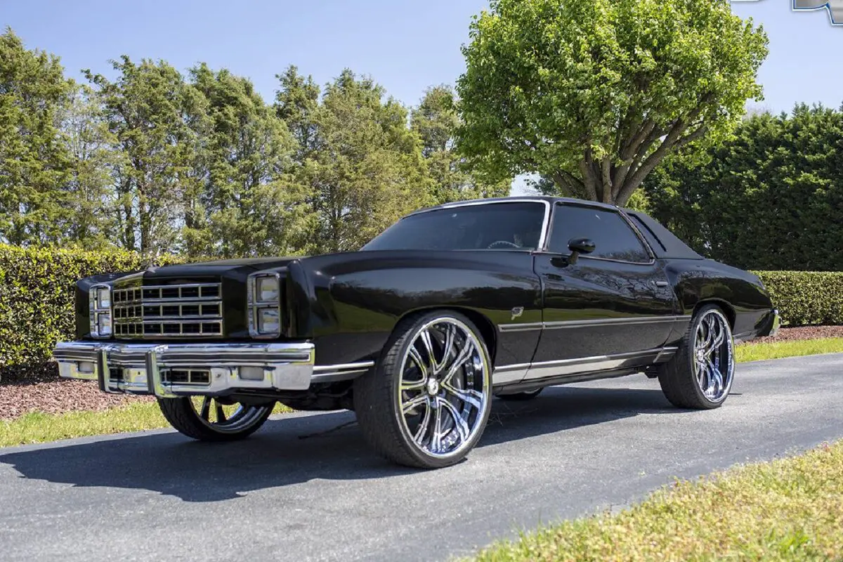 Chris Paul – 1977 Monte Carlo Lowrider