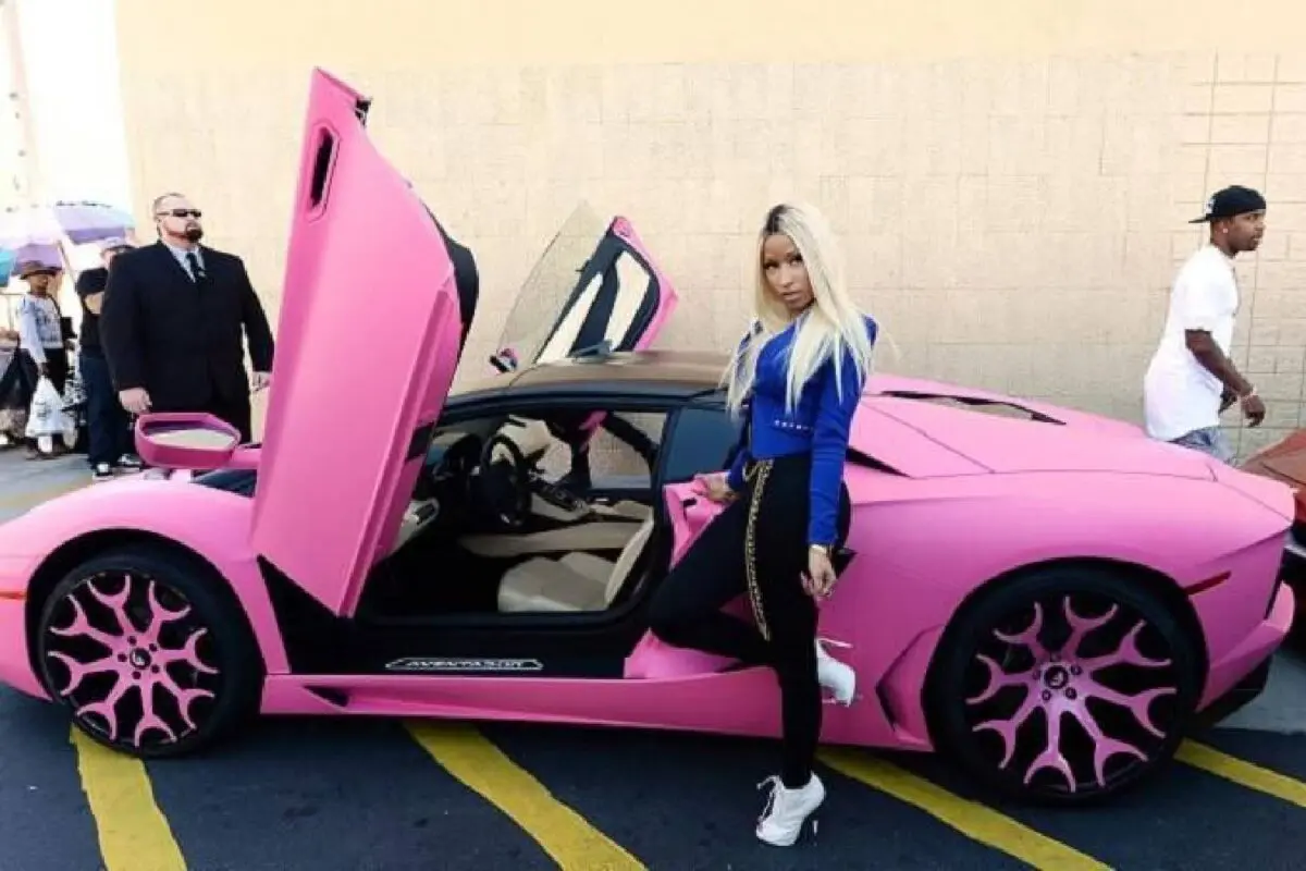 Nicki Minaj - Lamborghini Aventador