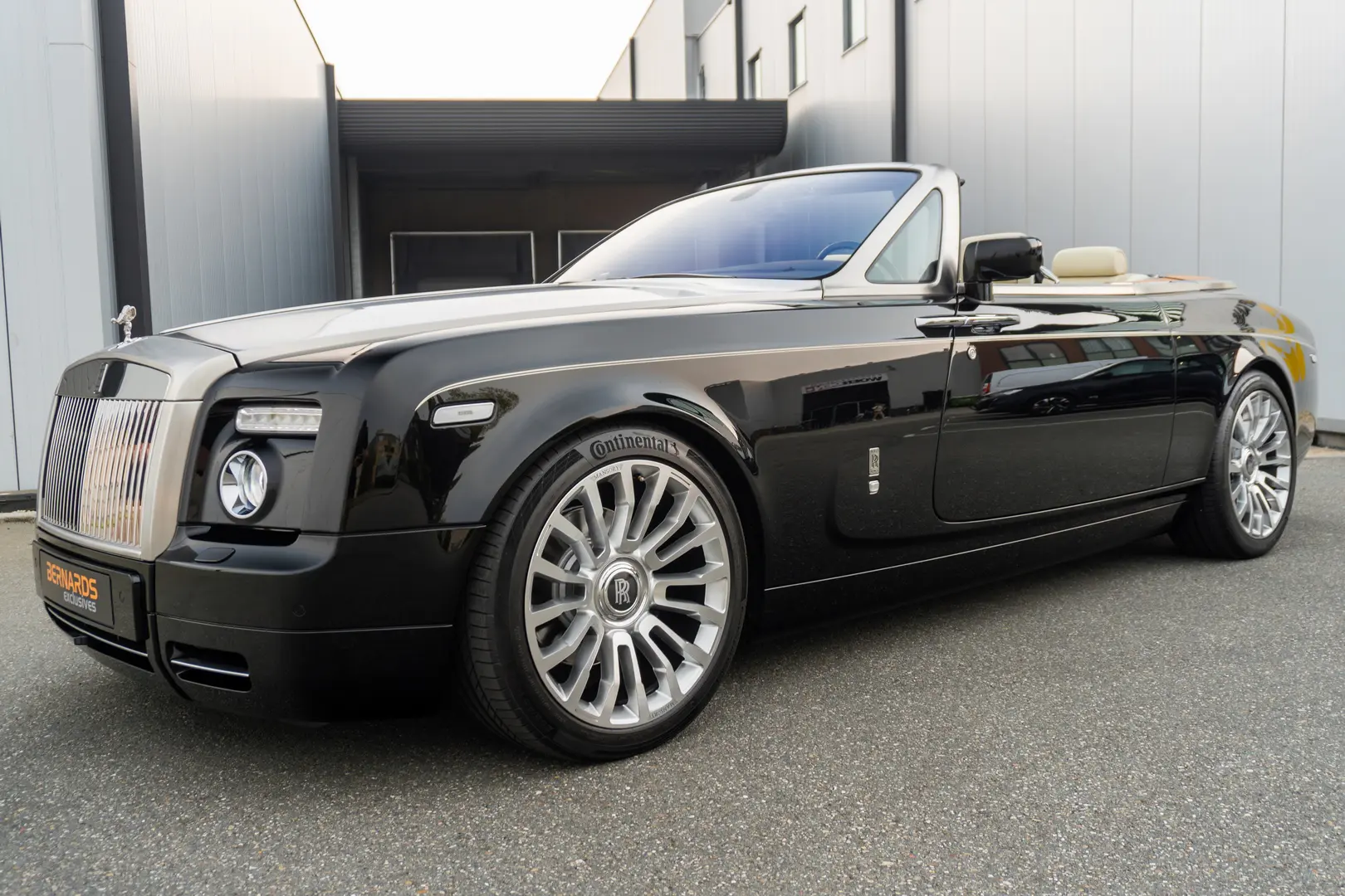 Cars of the ultra-rich- Rolls-Royce Phantom