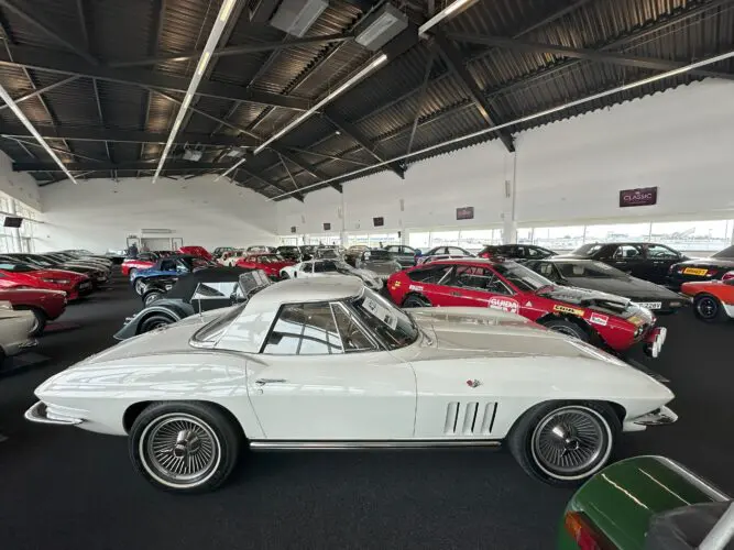 Silverstone Festival 2025 (1965 Corvette Stingray C2 Convertible - side profile)