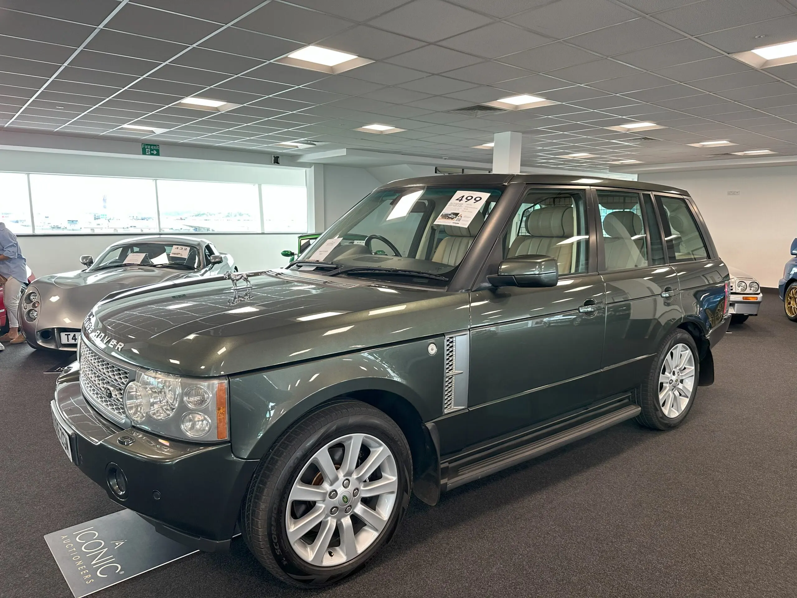 Silverstone Festival 2025 (HRM Range Rover - front side view)