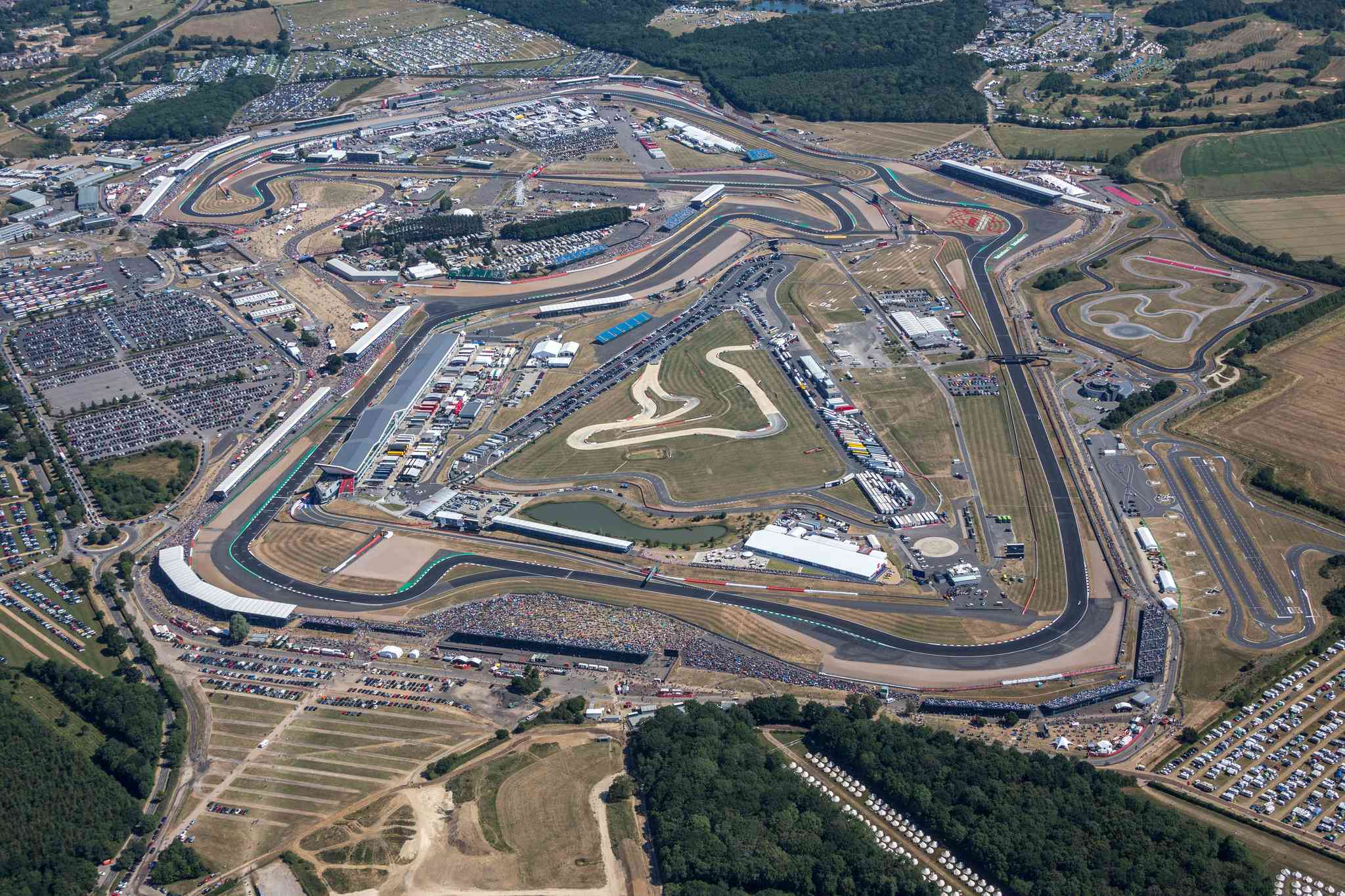 Famous Race Tracks - Top 10 Racetracks Around The World