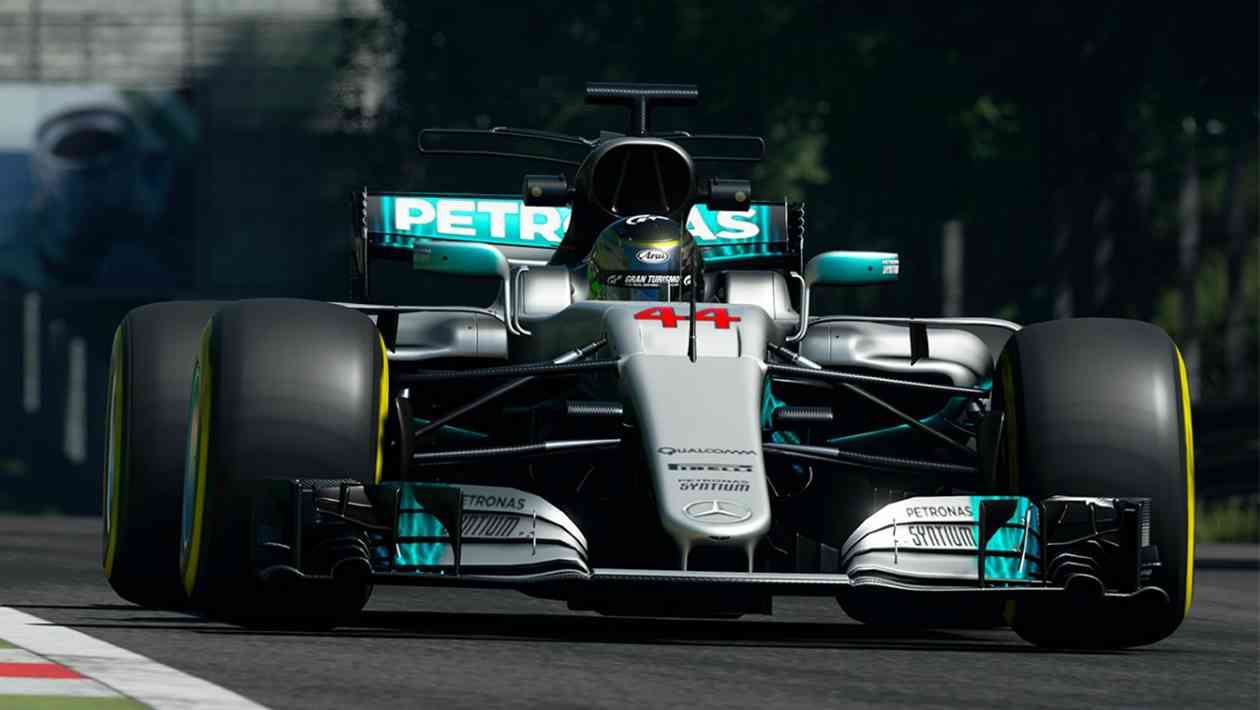 Lewis Hamilton Driving Gran Turismo Sport F1