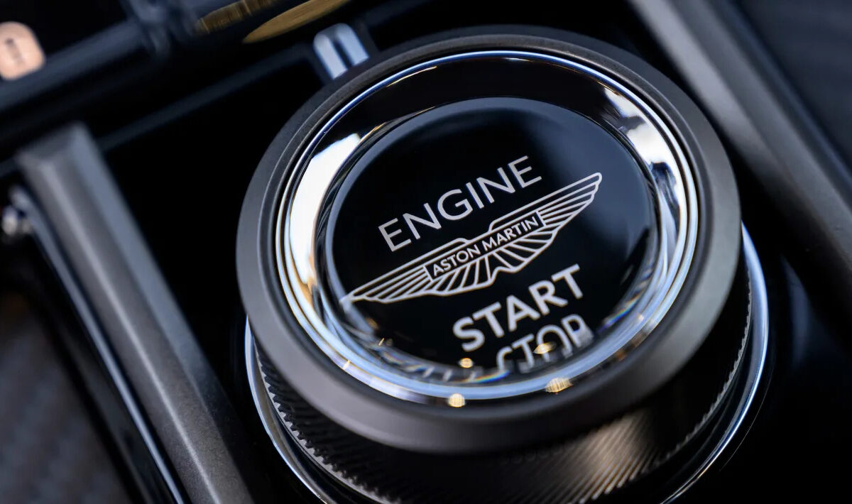 Aston Martin Vantage facelift 2024 Engine Start Button