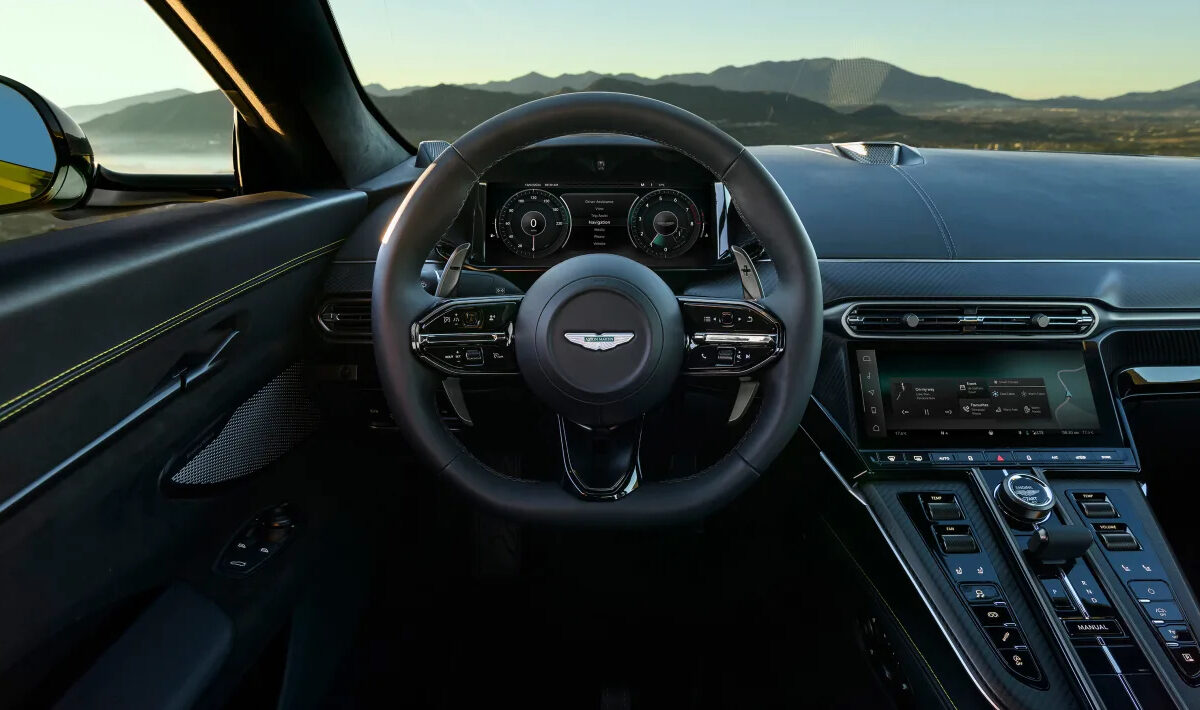 Aston Martin Vantage facelift 2024 Steering Wheel