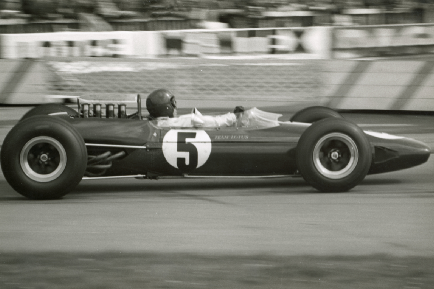 Jim Clark in the 1965 Sunday Mirro Trophy. Image credit, Goodwood.