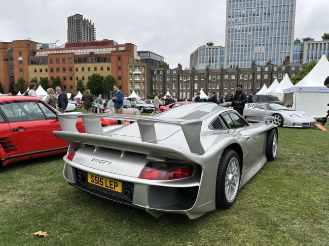 1998 Porsche 911 GT1 (side rear view) Straßenversion at London Concours 2025