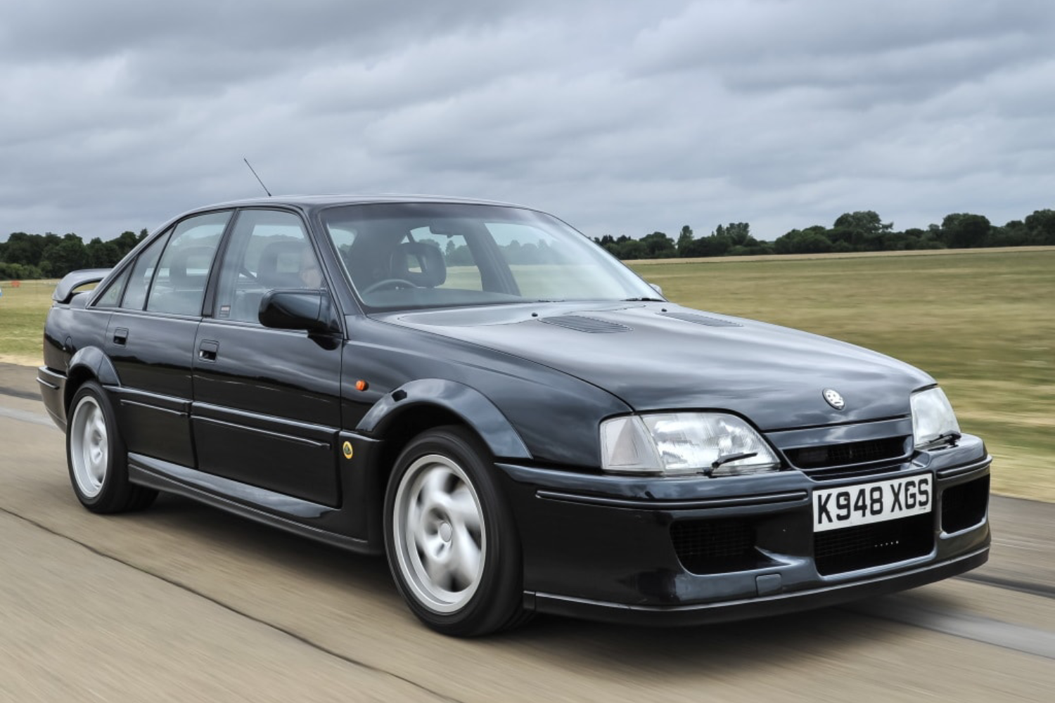 Lotus Carlton