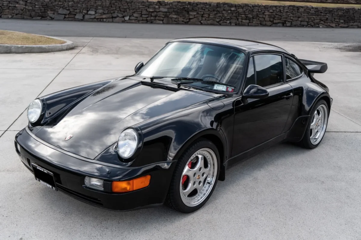 Porsche 964 Turbo.