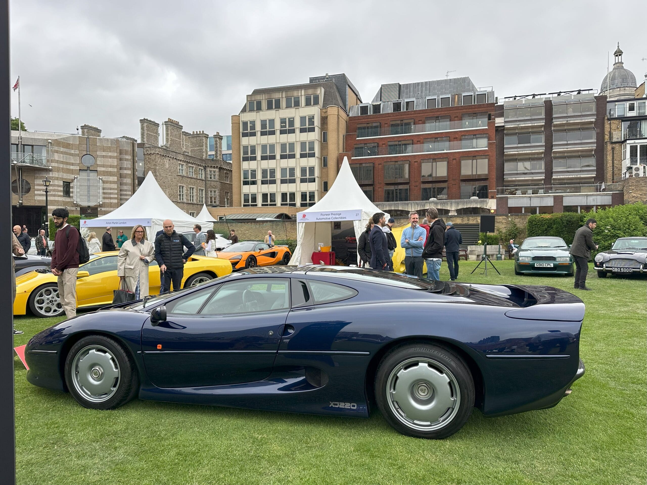 London Concours 2025 (1992 Jaguar XJ220 - side view)