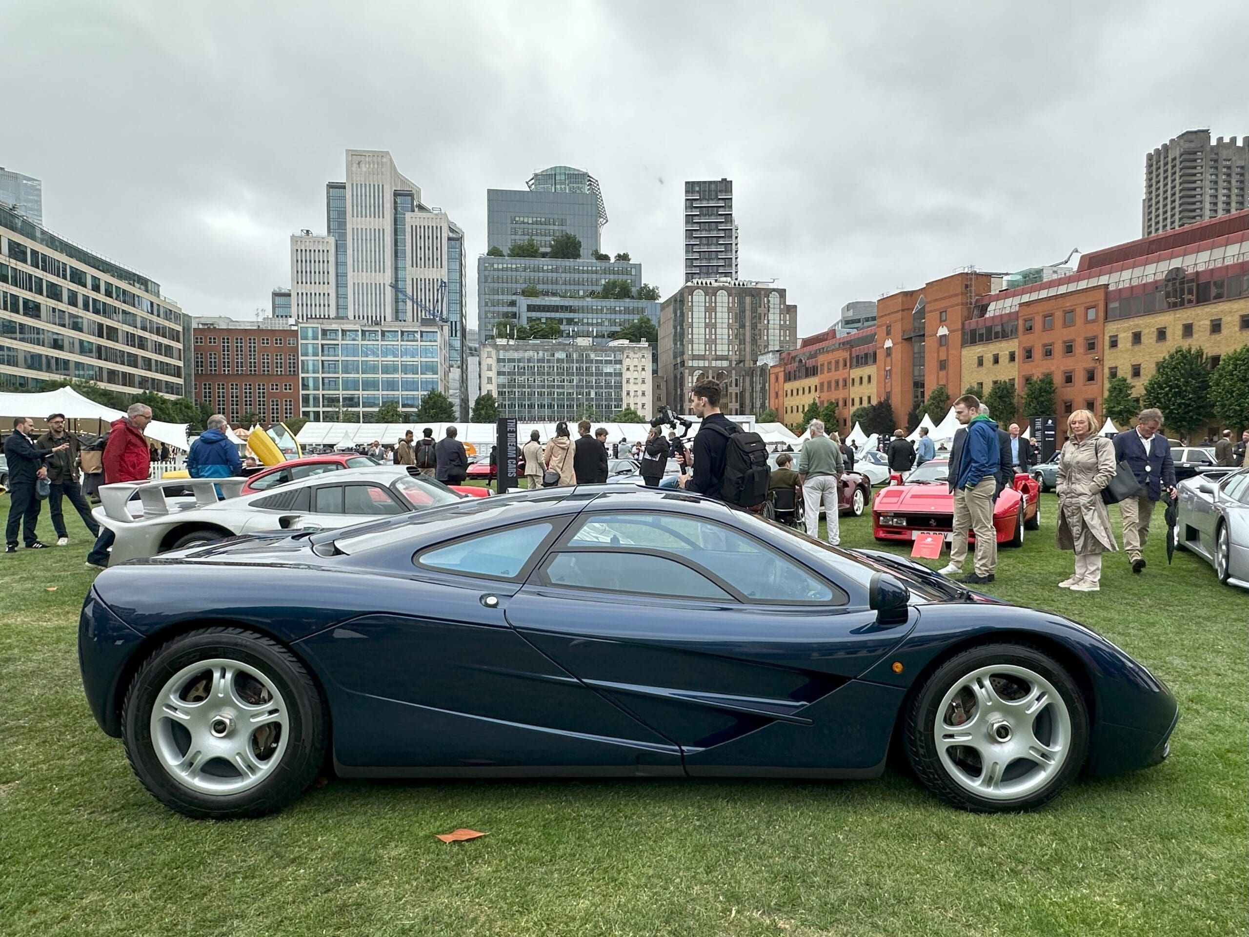 London Concours 2025 (1995 McLaren F1 - side profile)