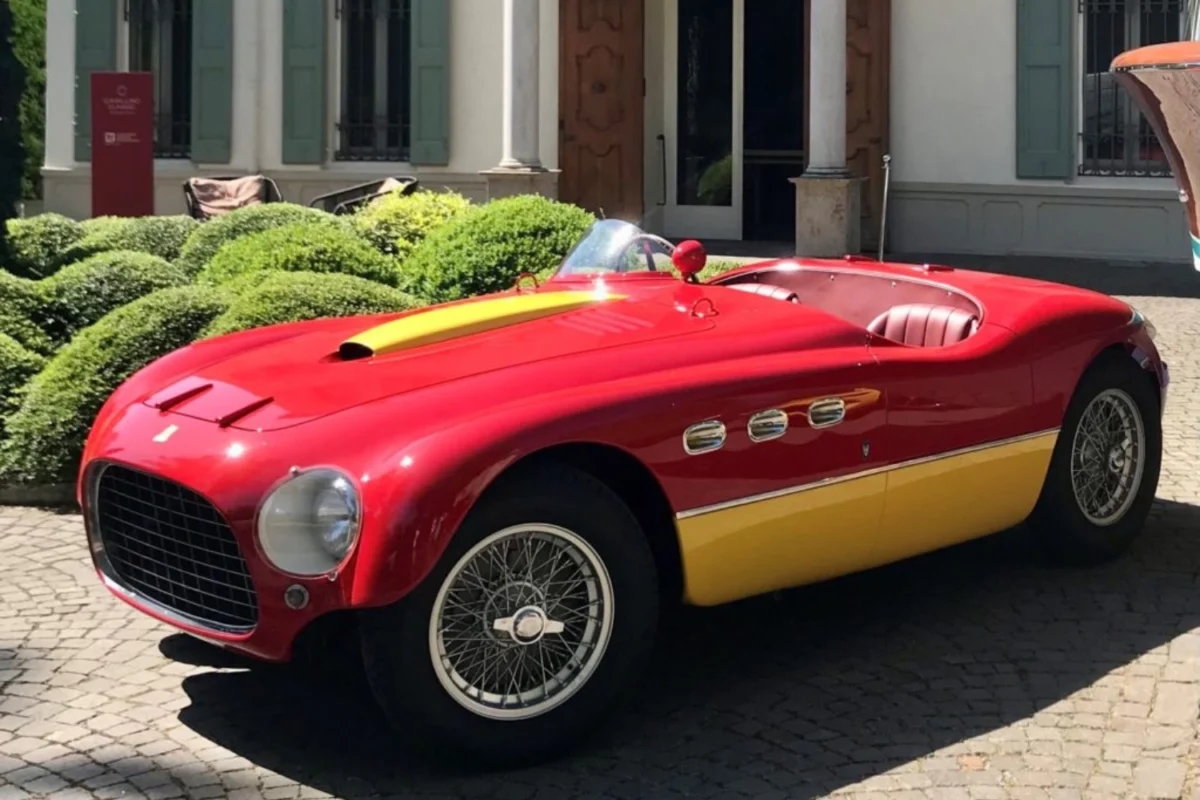 1953-Ferrari-250-MM-Vignale-Spider-Series-II