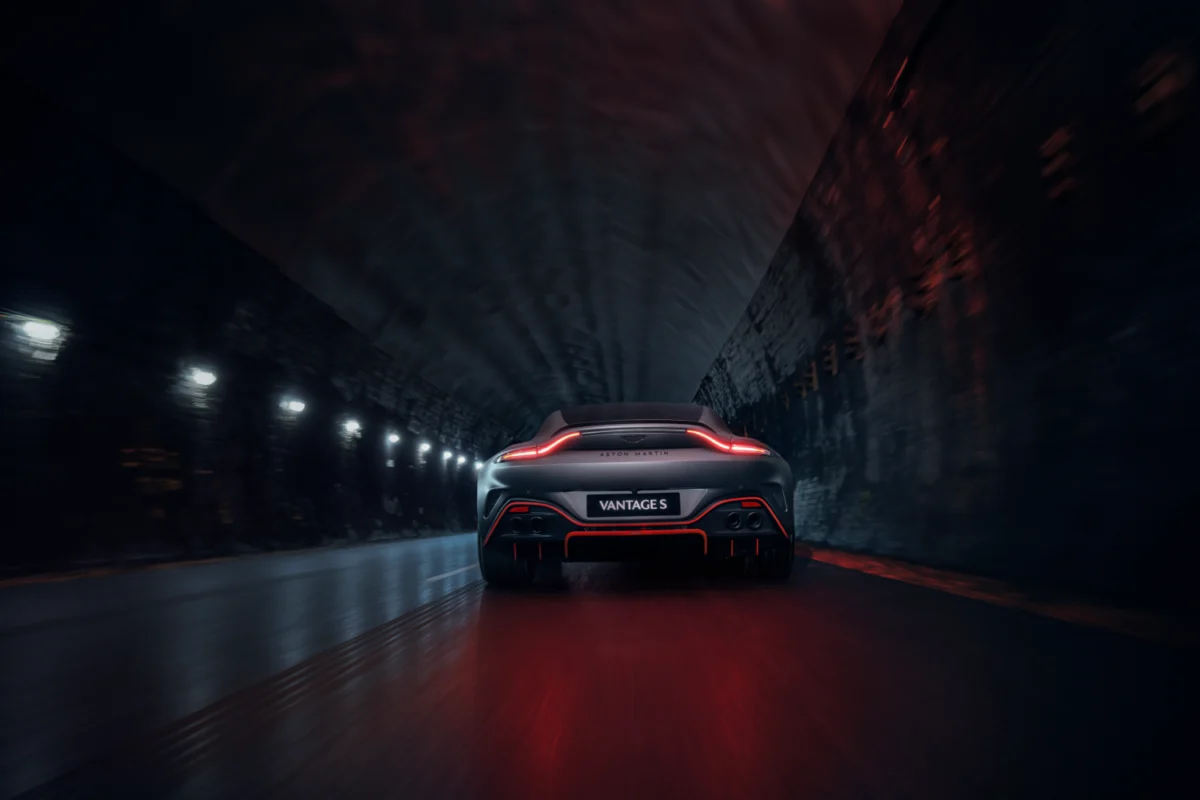 Aston Martin Vantage S - rear