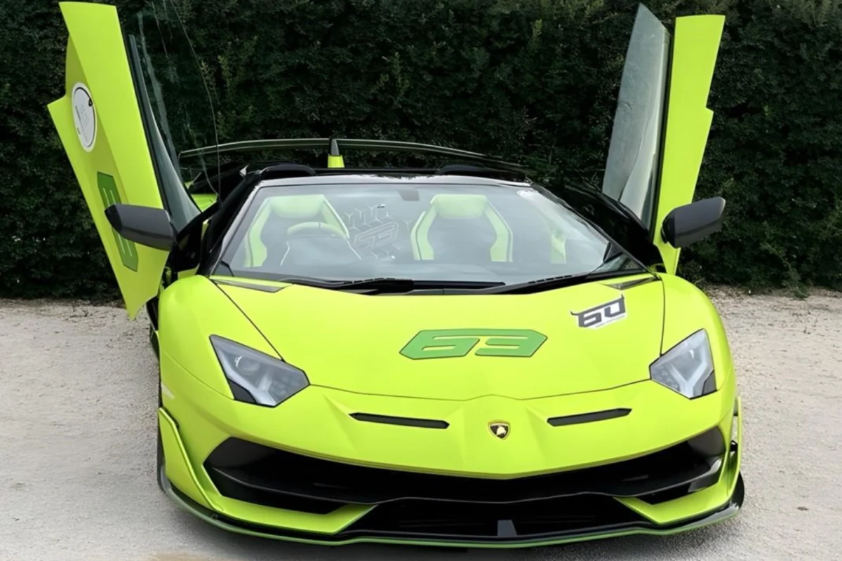 Lamborghini Aventador SVJ Roadster in Green