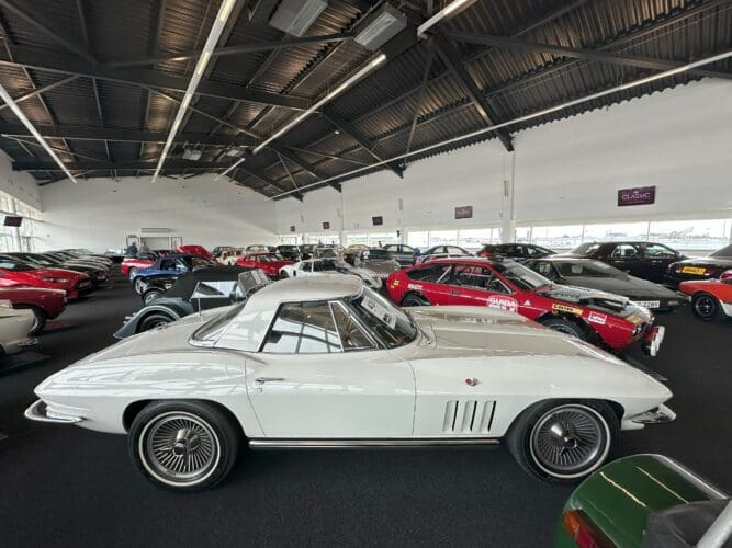 Silverstone Festival 2025 (1965 Corvette Stingray C2 Convertible - side profile)