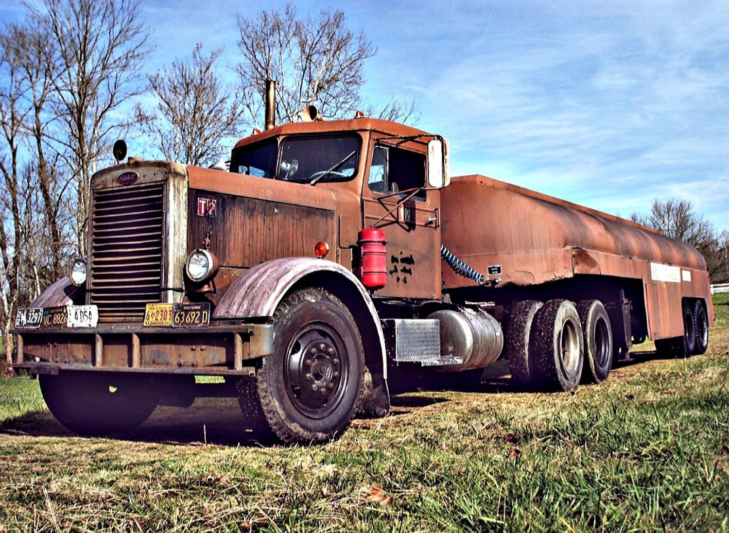 Halloween-Themed Cars - 1955 Peterbilt 281 (from Duel)
