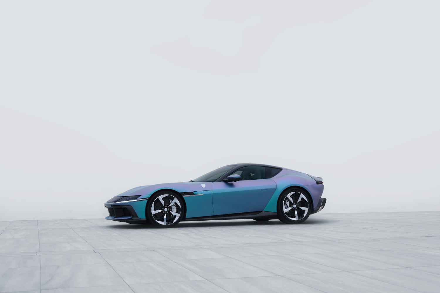 Ferrari 12Cilindri - front left side