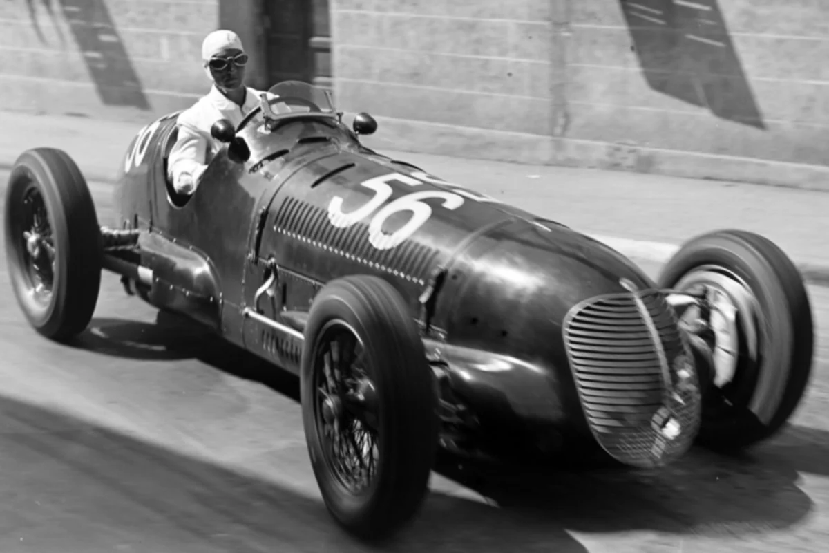 A Maserati 8CTF is driven by Carlo Felice Trossi during the Coppa Ciano at Livomo, August 1938.