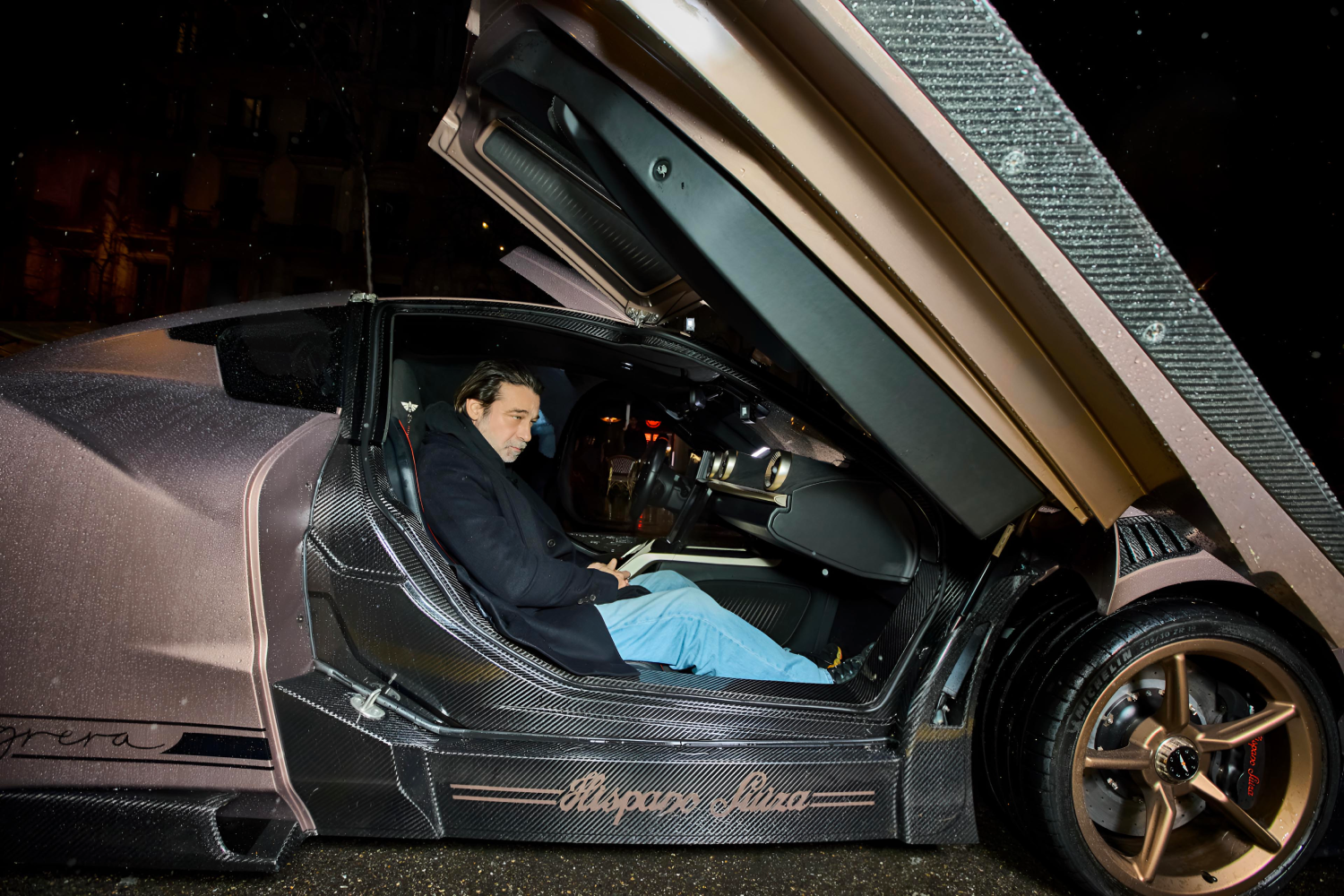 01 Jordi Mollà con Hispano Suiza Carmen Sagrera