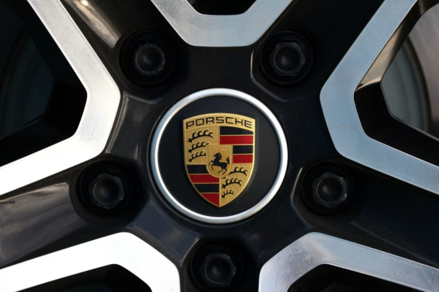 Porshe logo on wheel