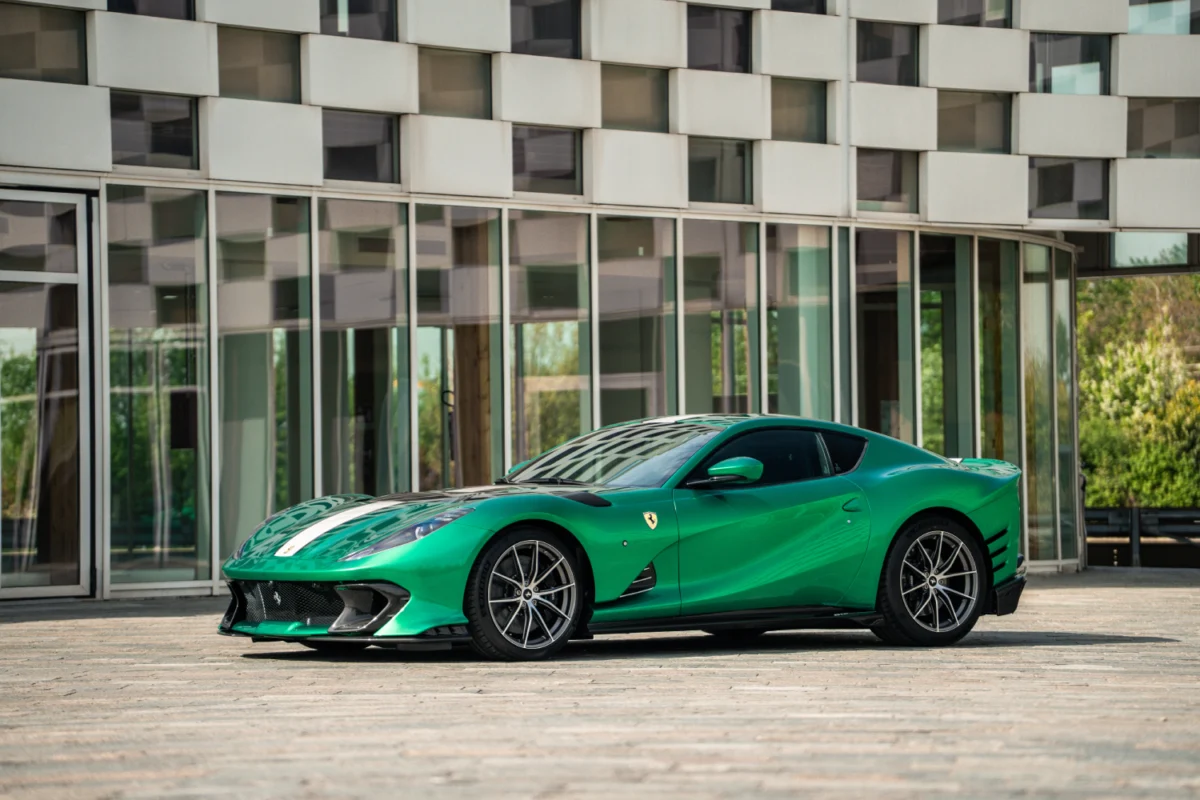 Broad Arrow VE26 2023 Ferrari 812 Competizione