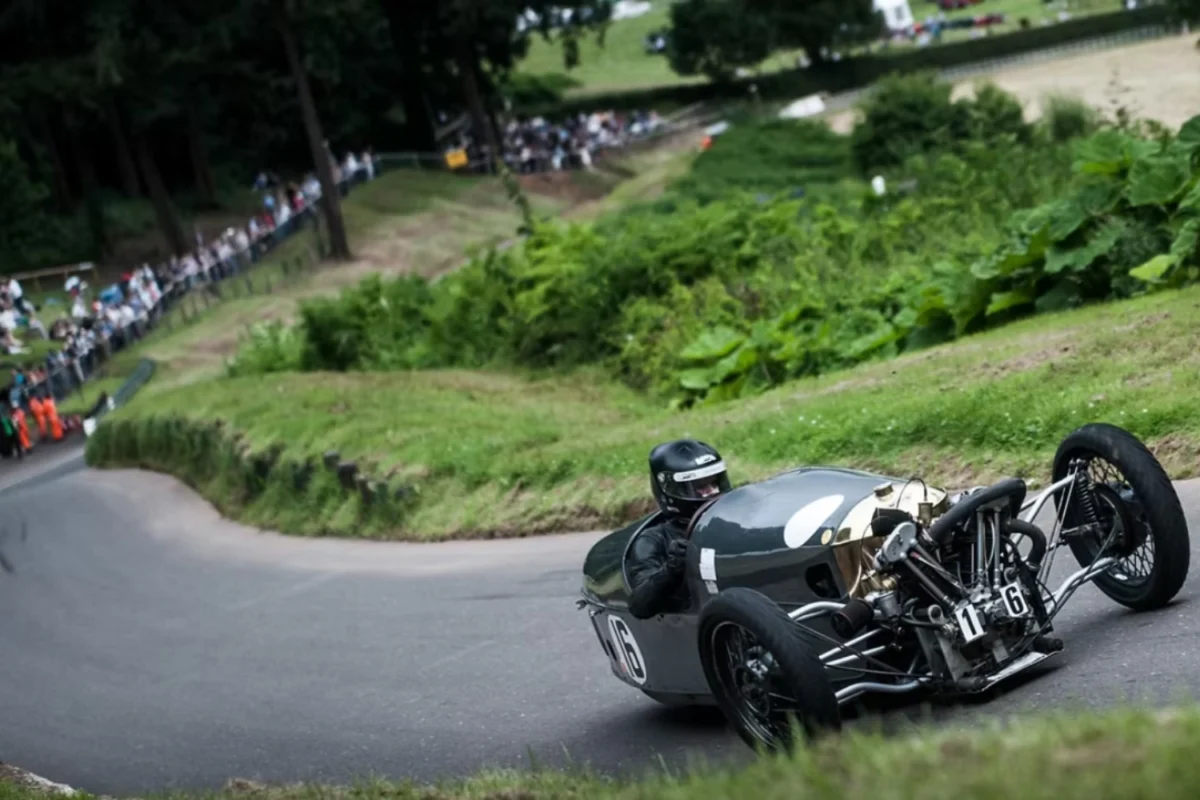 Classic Nostalgia - Hill Climb