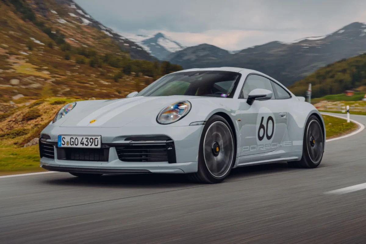 Porsche 911 (992) Sport Classic Limited Edition (2023).