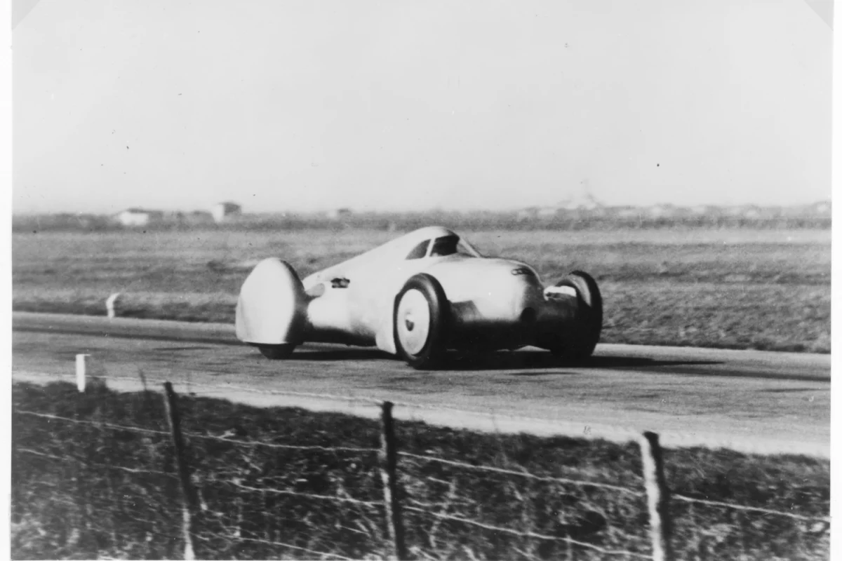 Auto Union Lucca - front left right view