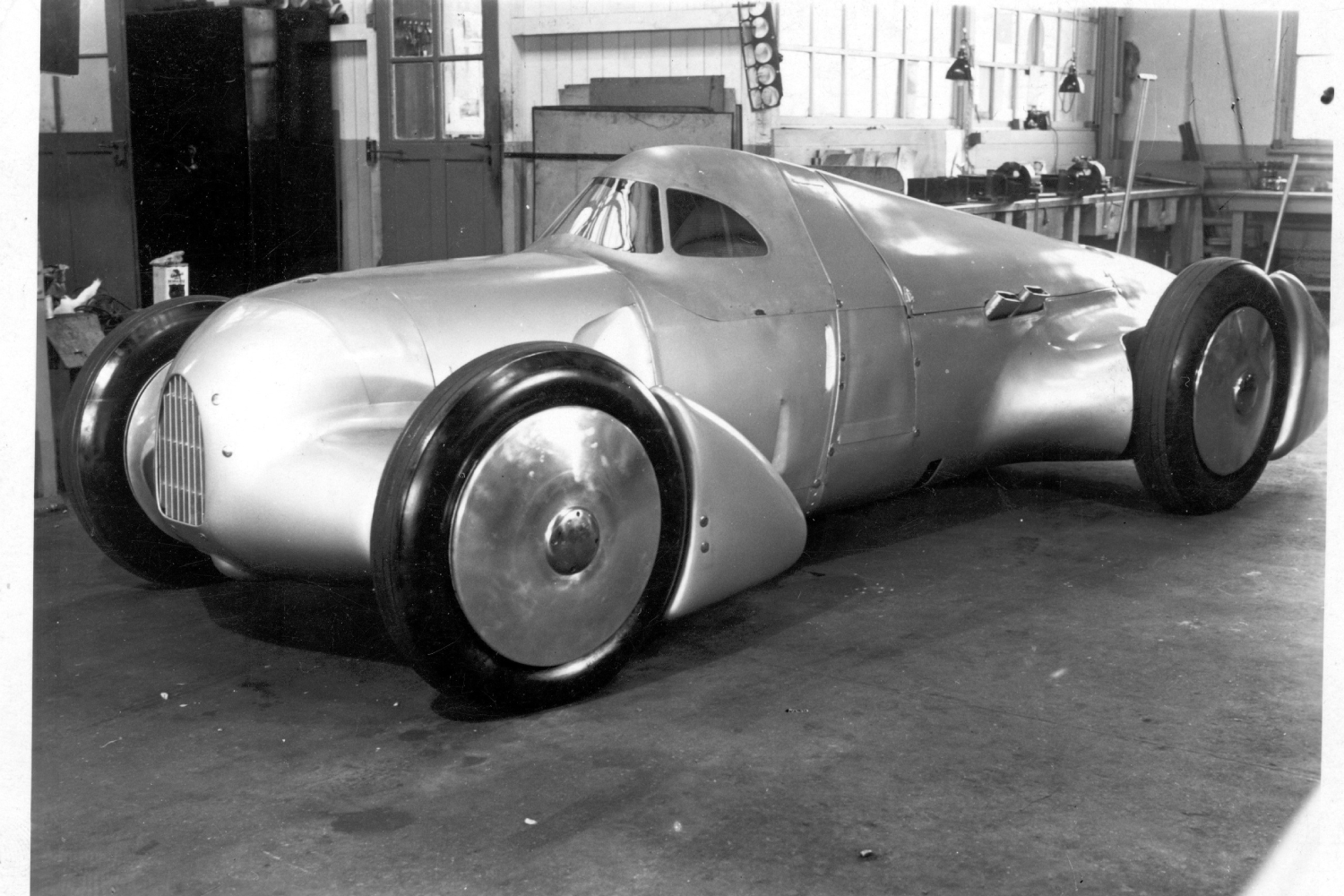 Auto Union Lucca - front left view - black and white pic