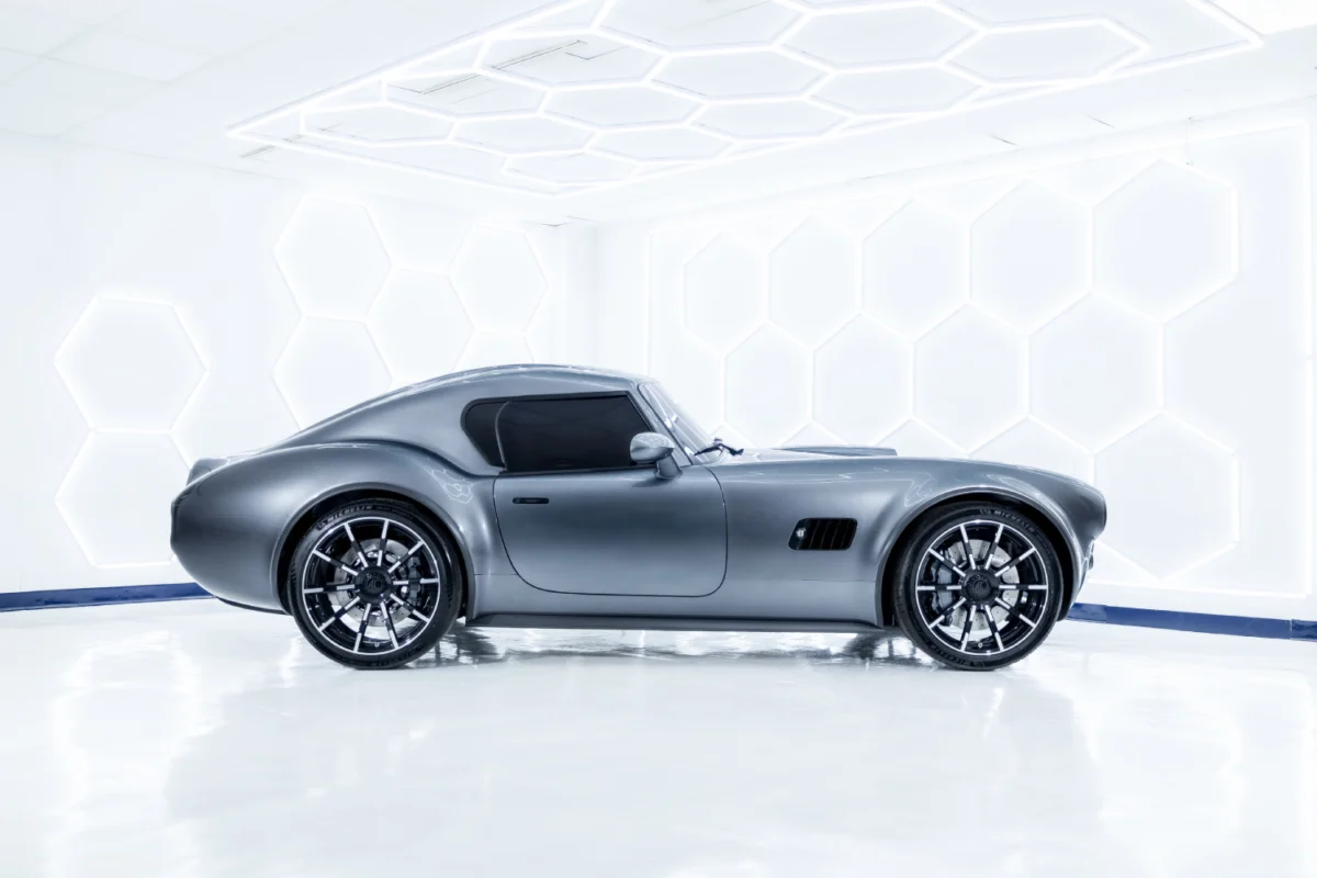AC Cobra GT Coupe-Right side