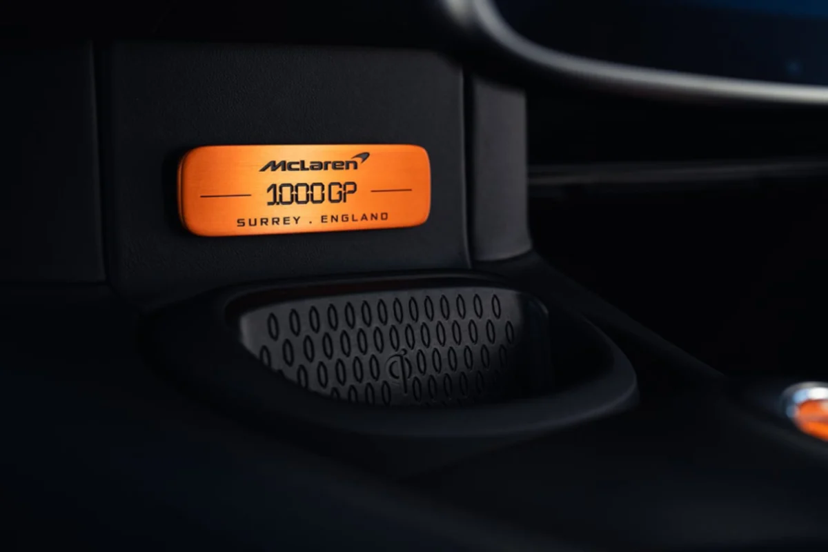 Dedication-Plate-Artura-1000GP