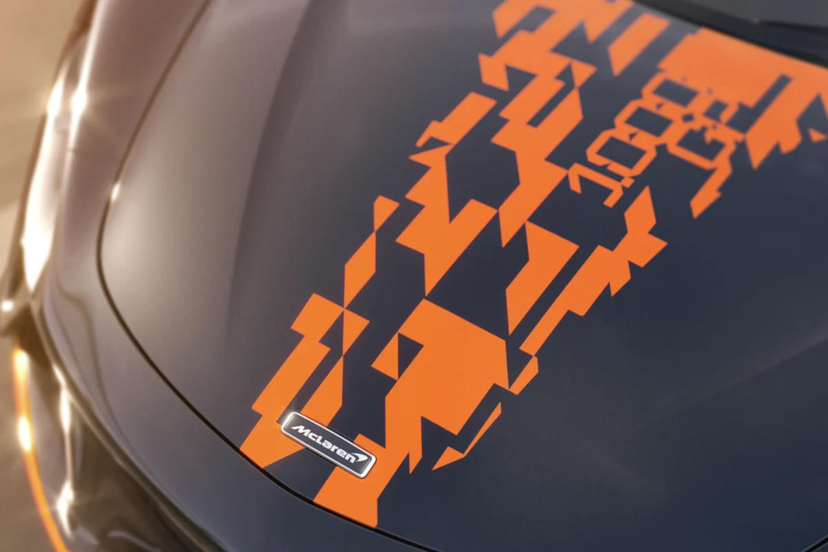 McLaren Artura 1000GP by MSO-bonnetgraphic