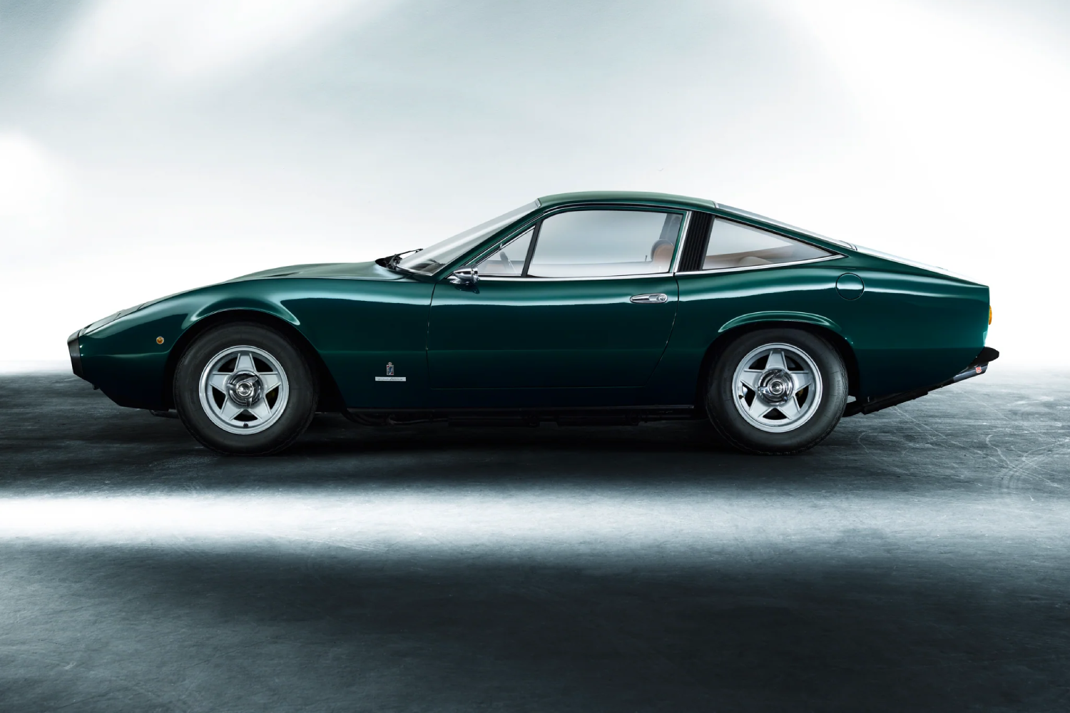 Ferrari 365 GTC_4 - left side