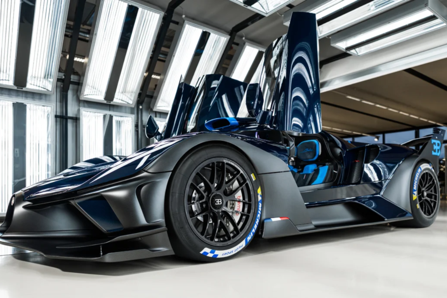 Bugatti Bolide - front left view