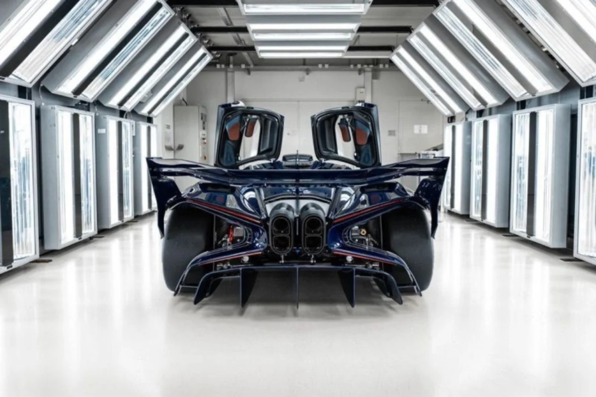 Bugatti Bolide - rear
