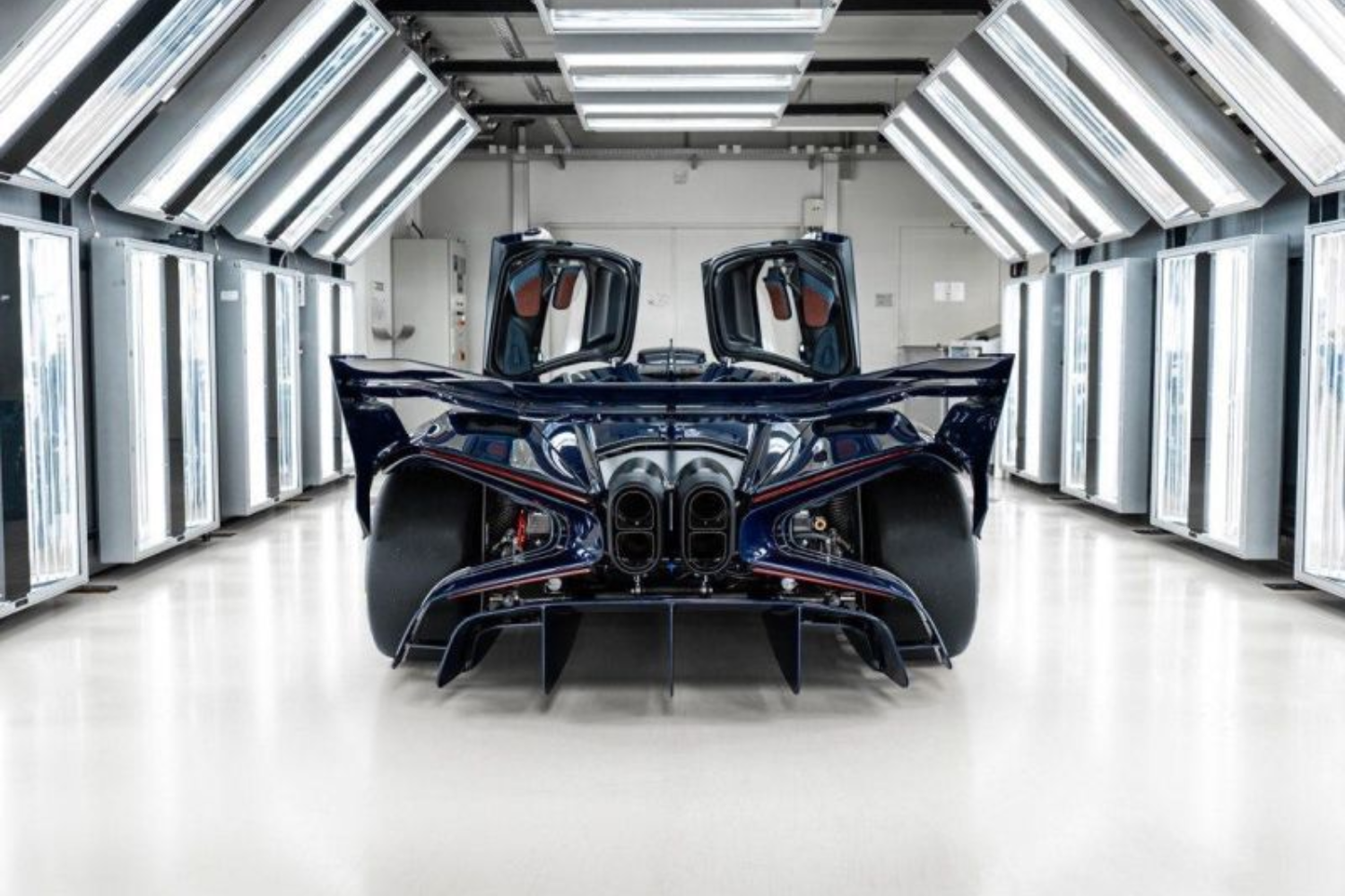 Bugatti Bolide - rear