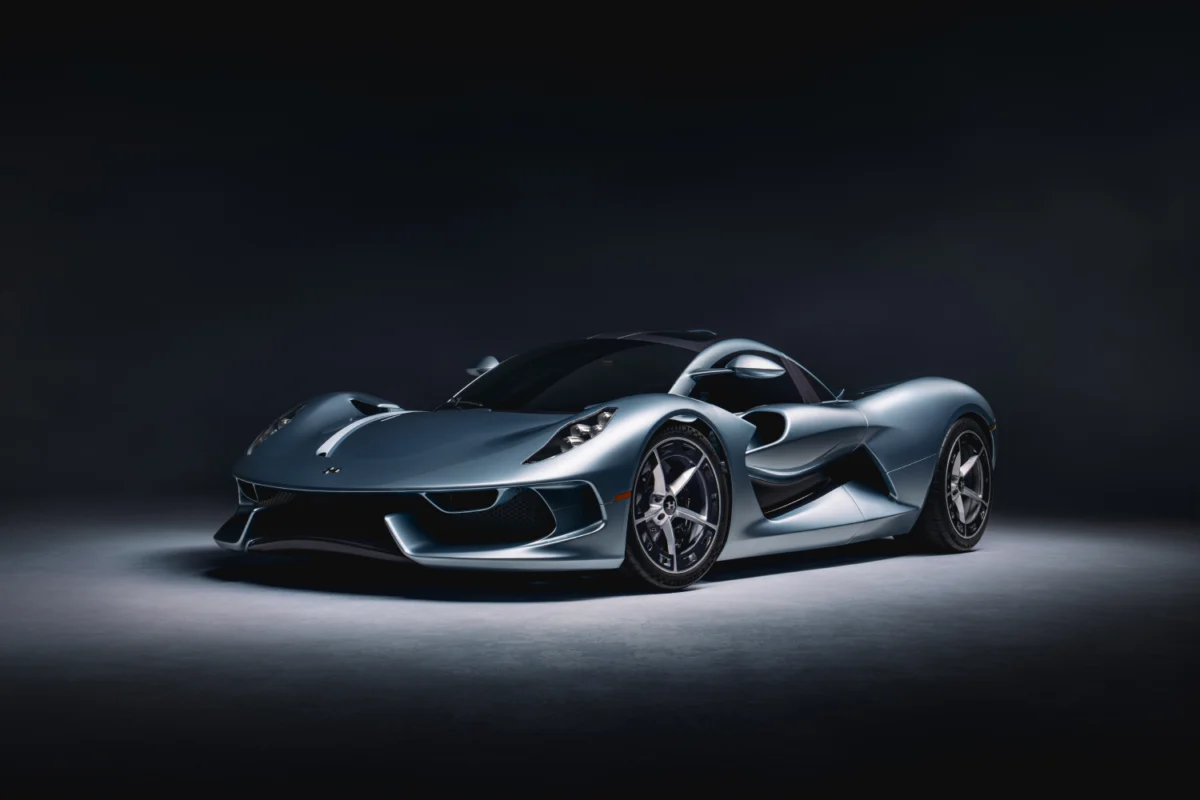 Hennessey-Blackbird-Scaled