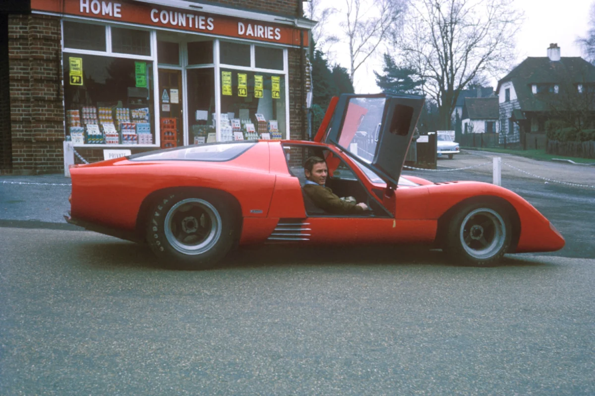 Bruce McLaren M6GT 1