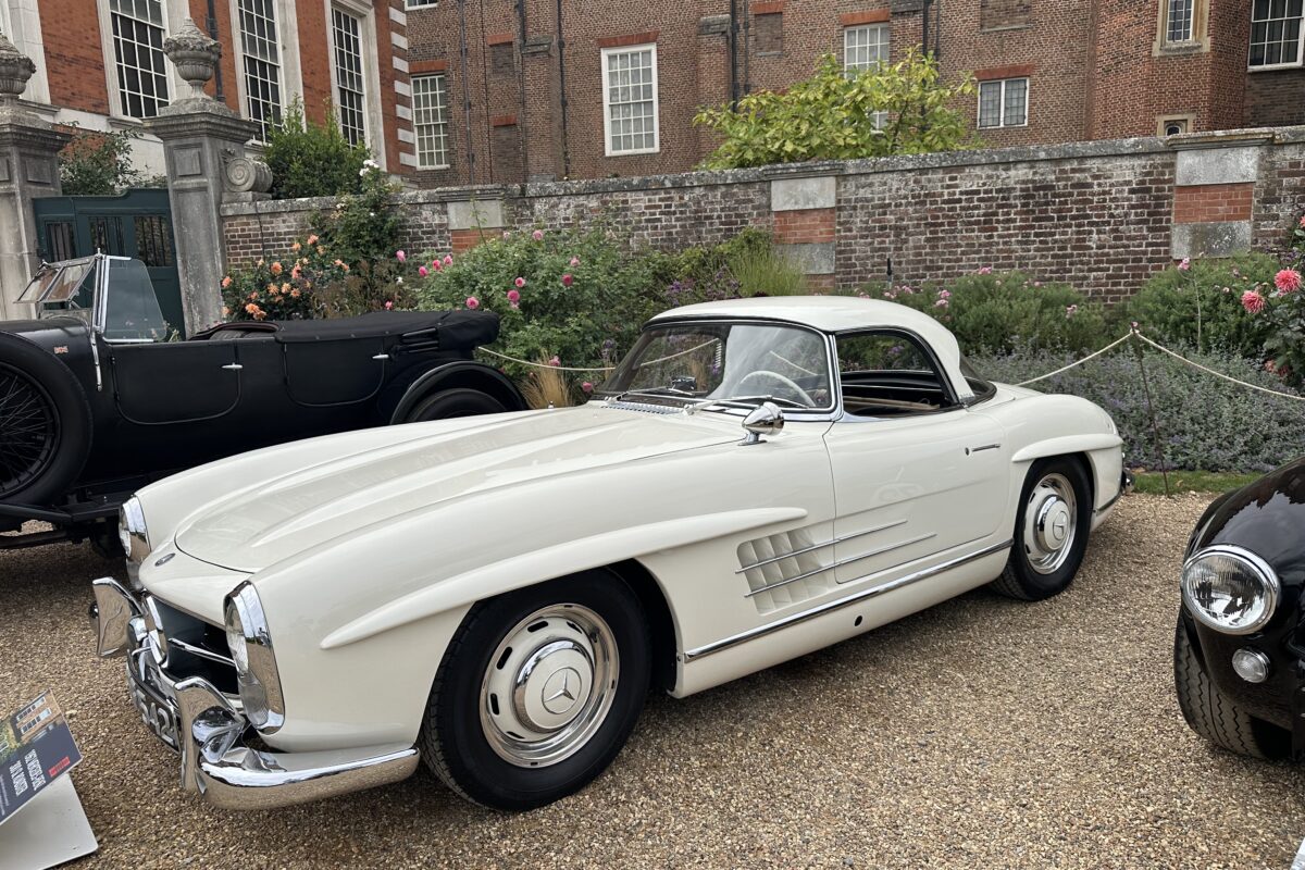 Mercedes-Benz 300 SL Roadster at Concours of Elegance 2026