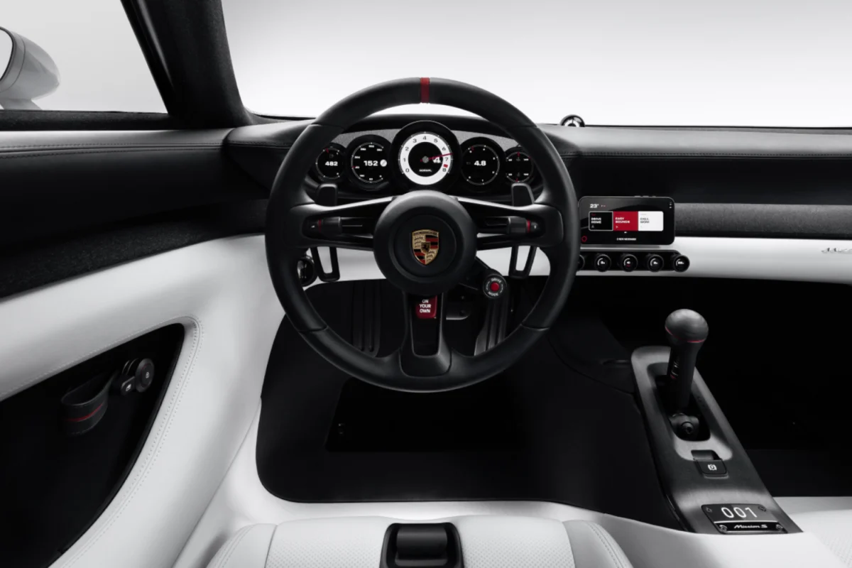 Porsche Mission S - cockpit