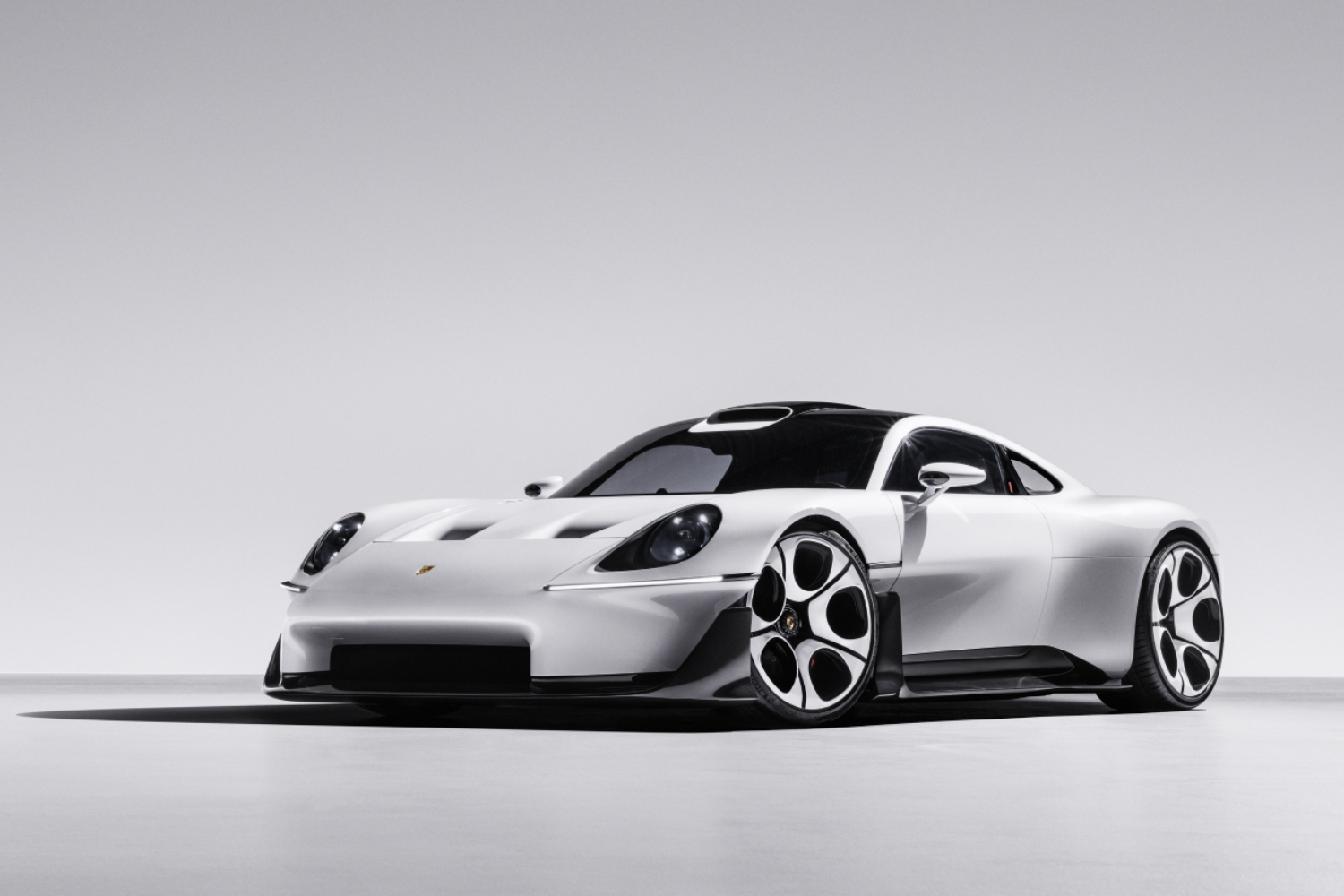 Porsche Mission S - front right view